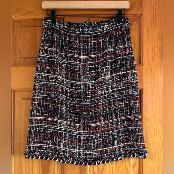 Chanel 08A Boucle Tweed Knee-Length Skirt 2008 Fall Collection by Karl Lagerfeld - Picture 2 of 16